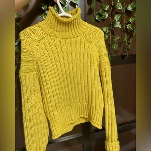 Turtle neck yellow sweater